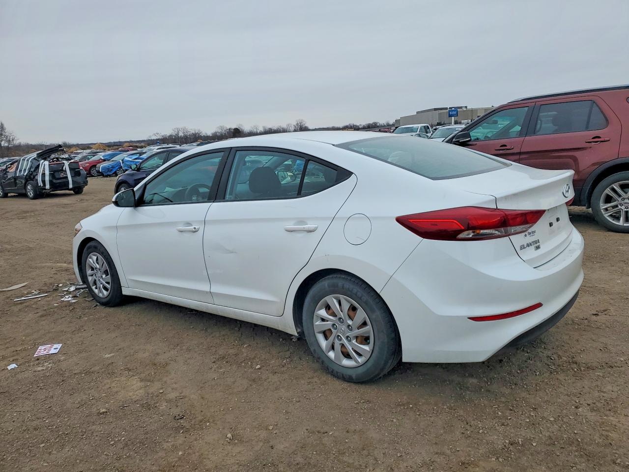 2018 HYUNDAI ELANTRA SE photo 2