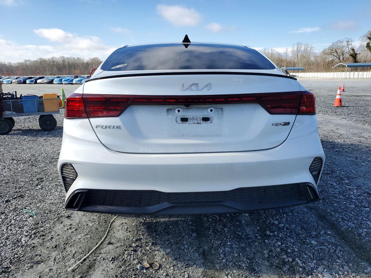 2023 KIA FORTE GT-LINE photo 11