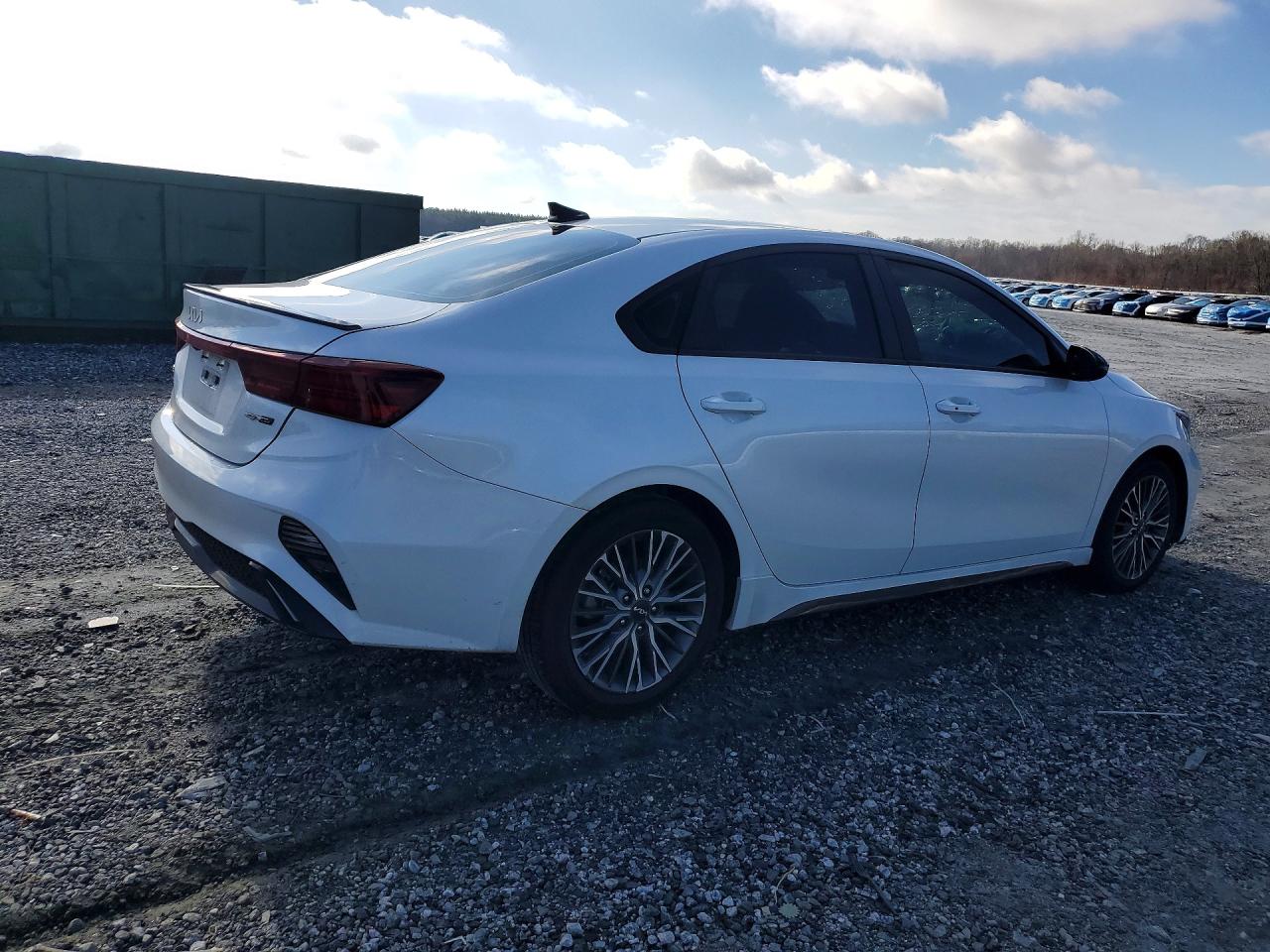 2023 KIA FORTE GT-LINE photo 5