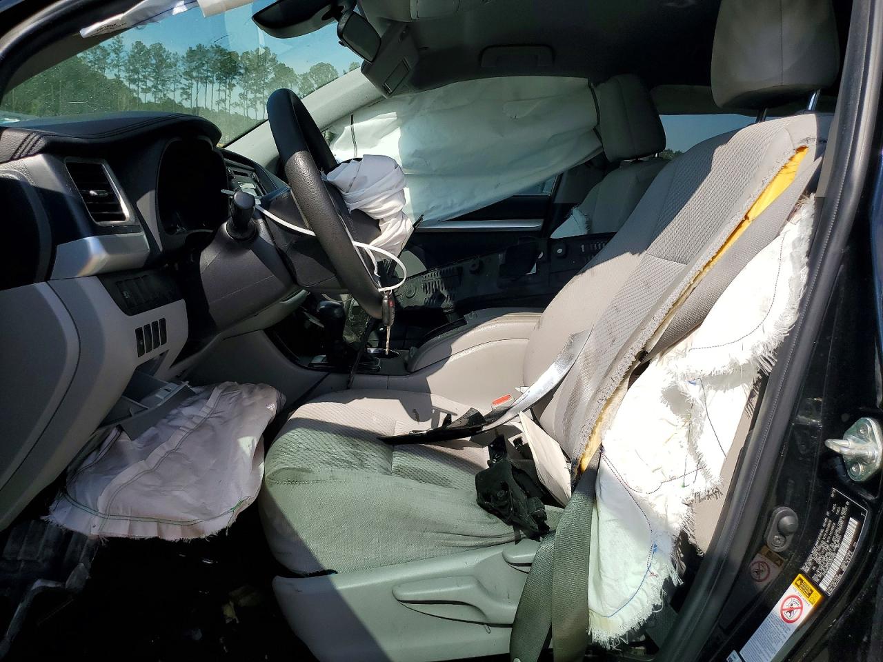 2019 TOYOTA HIGHLANDER LE photo 7