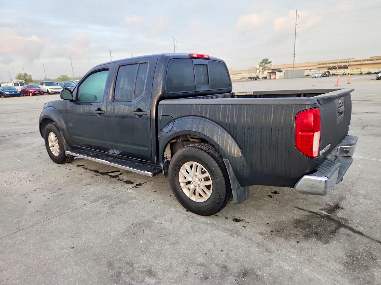 2019 NISSAN FRONTIER SV photo 2