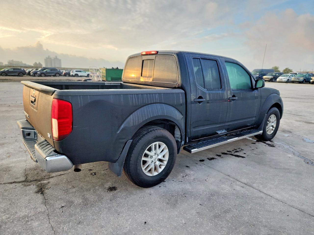 2019 NISSAN FRONTIER SV photo 3