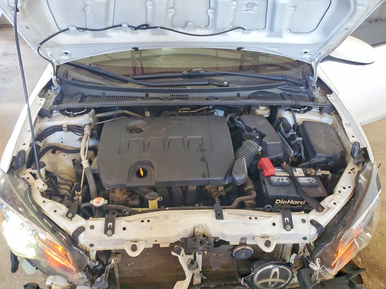 2017 TOYOTA COROLLA LE photo 11
