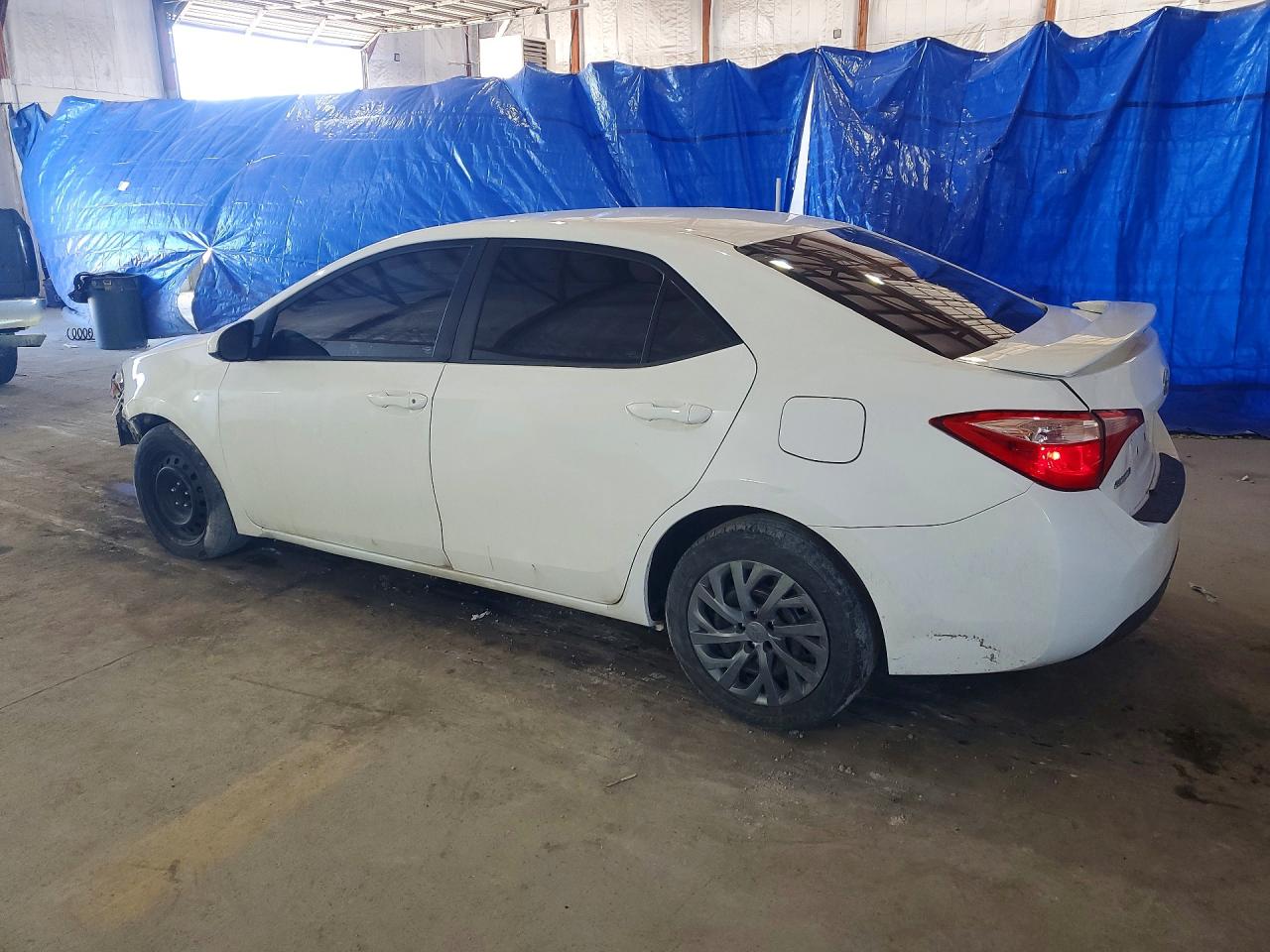 2017 TOYOTA COROLLA LE photo 2