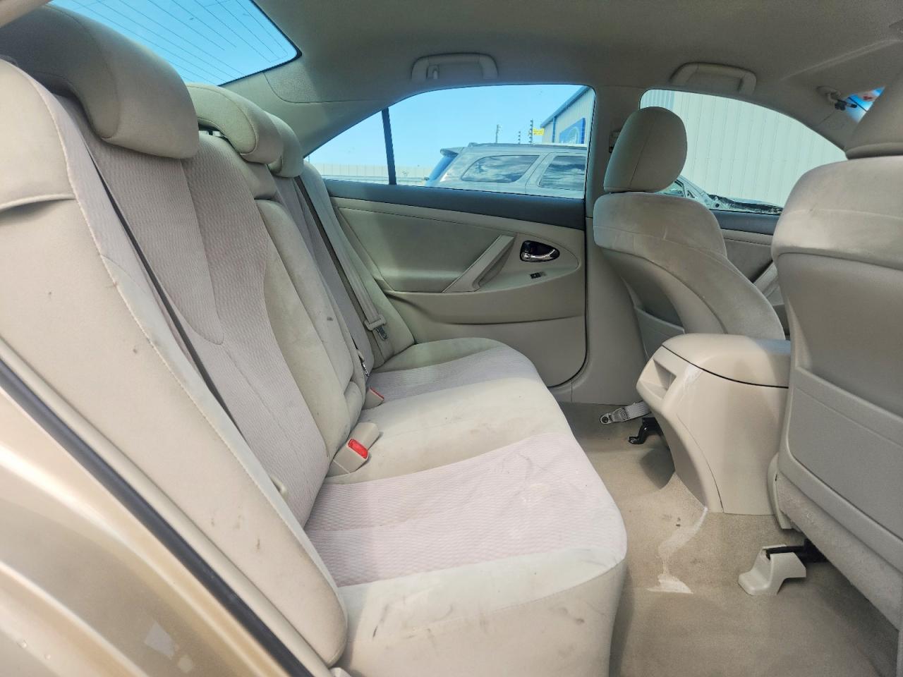 2011 TOYOTA CAMRY BASE photo 19