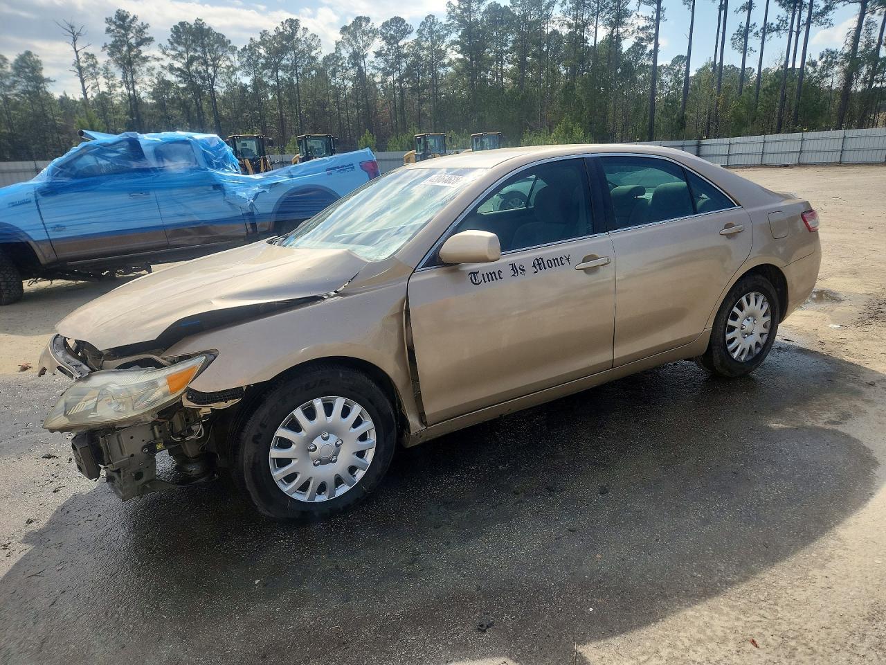 2011 TOYOTA CAMRY