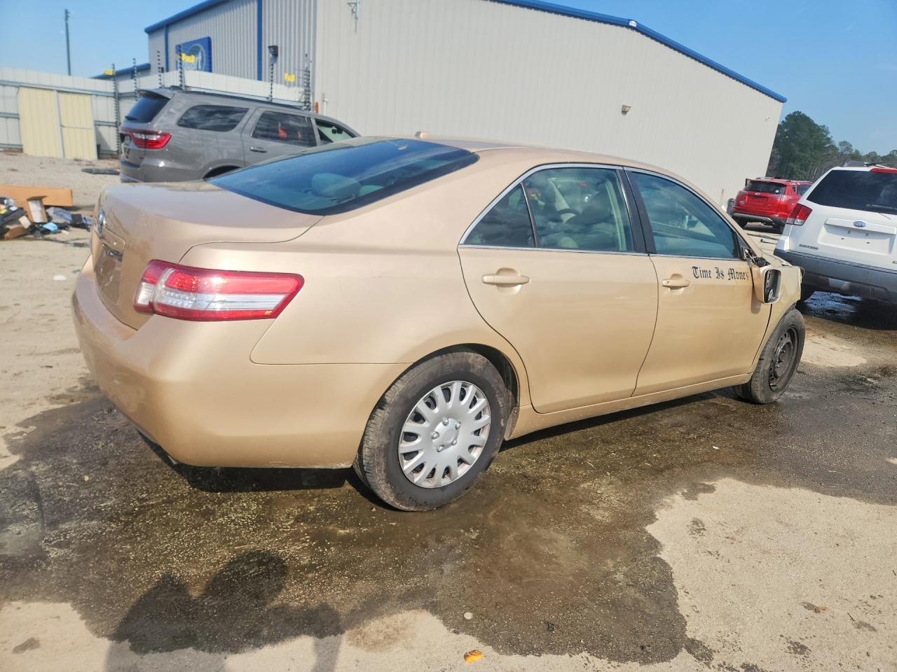 2011 TOYOTA CAMRY BASE photo 5