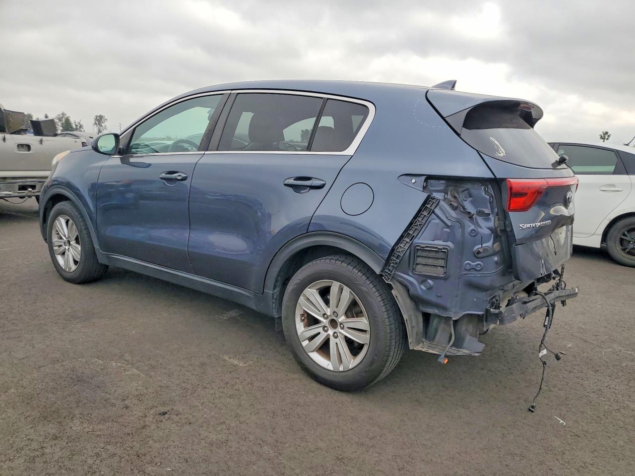 2018 KIA SPORTAGE LX photo 3