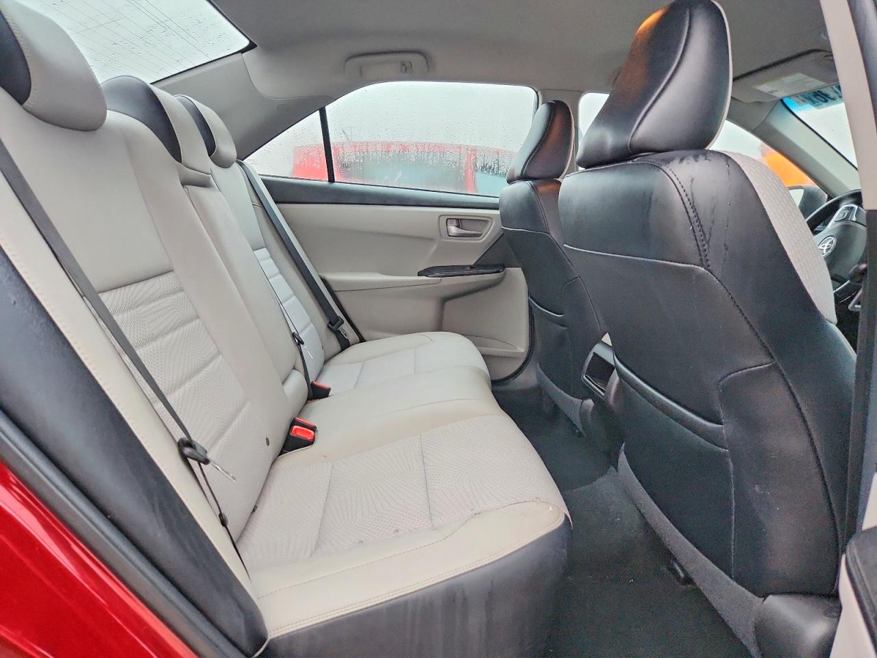 2016 TOYOTA CAMRY SE photo 10
