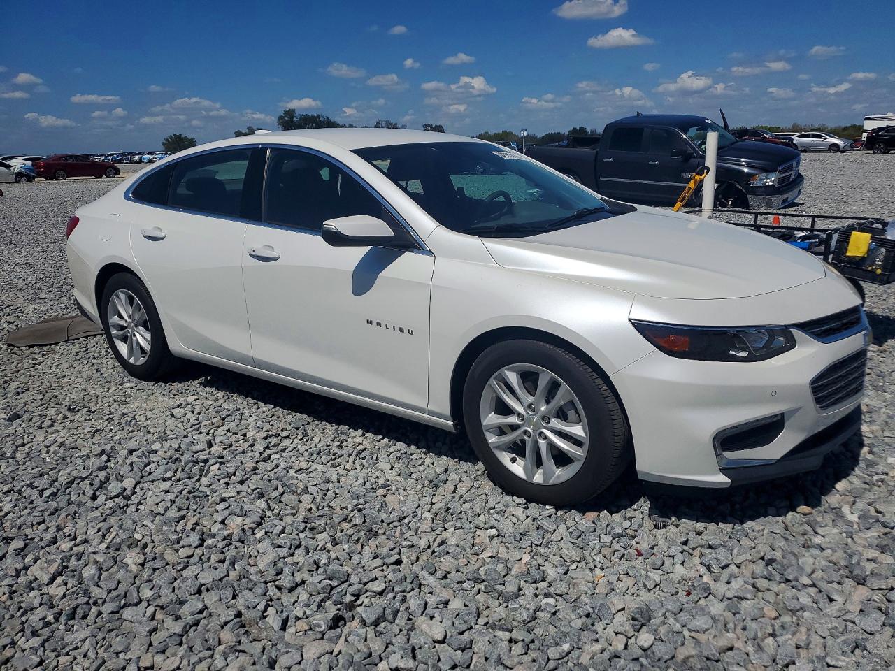 2017 CHEVROLET MALIBU HYBRID photo 4