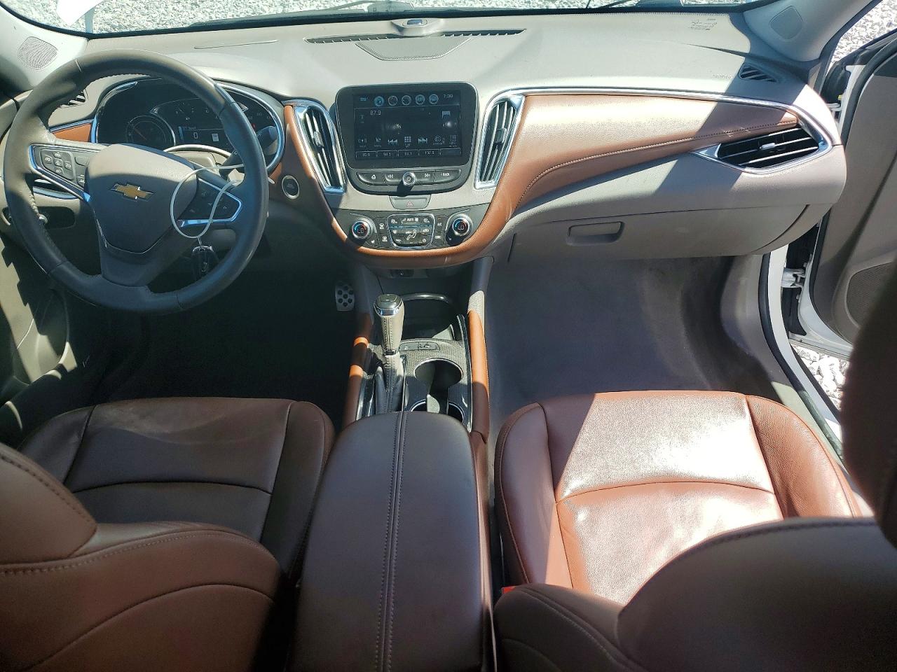 2017 CHEVROLET MALIBU HYBRID photo 8