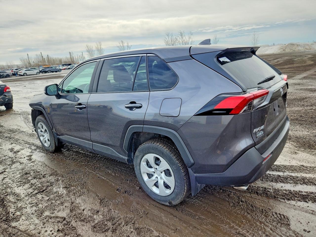 2022 TOYOTA RAV4 LE photo 4
