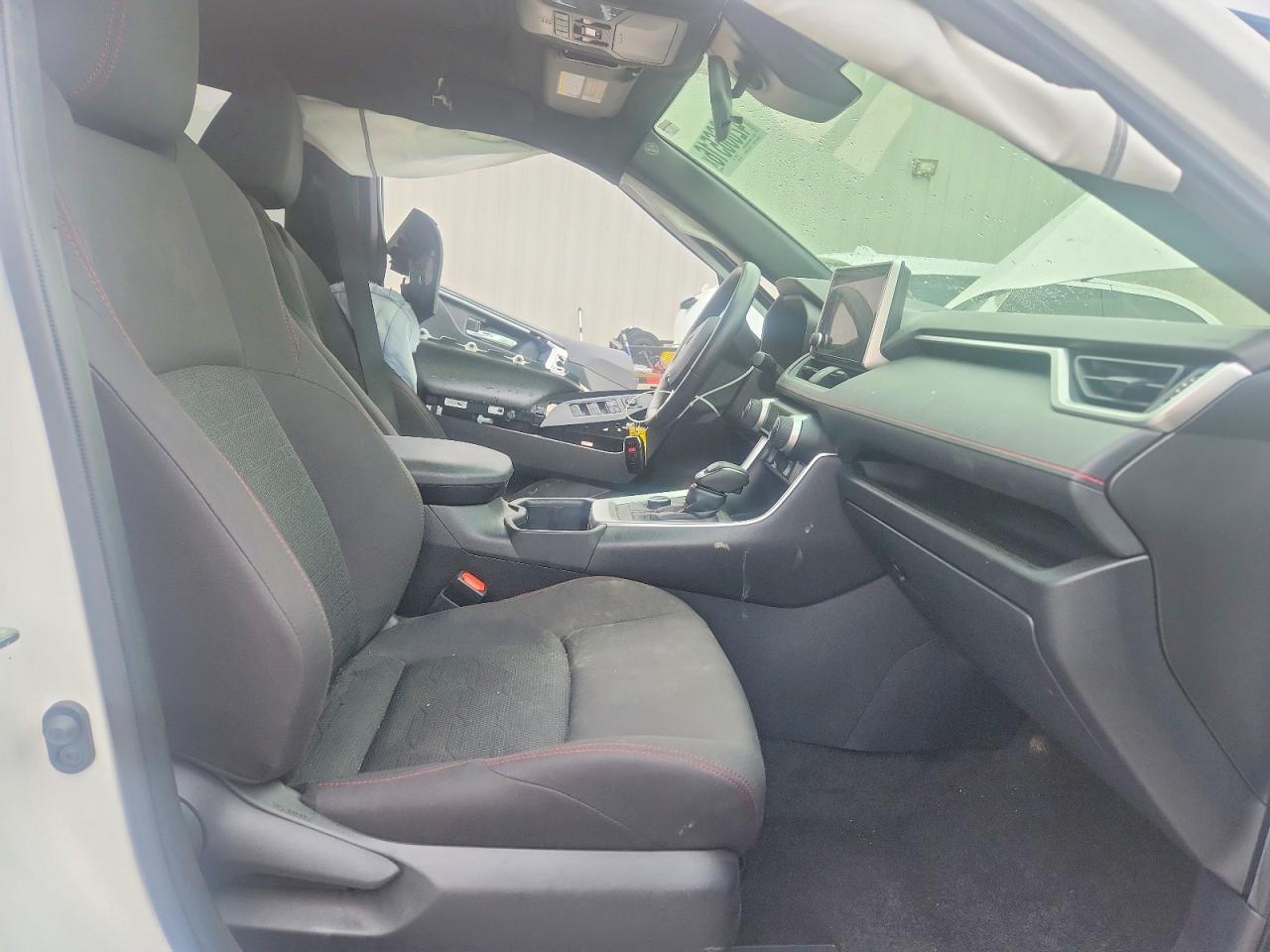 2023 TOYOTA RAV4 PRIME SE photo 13