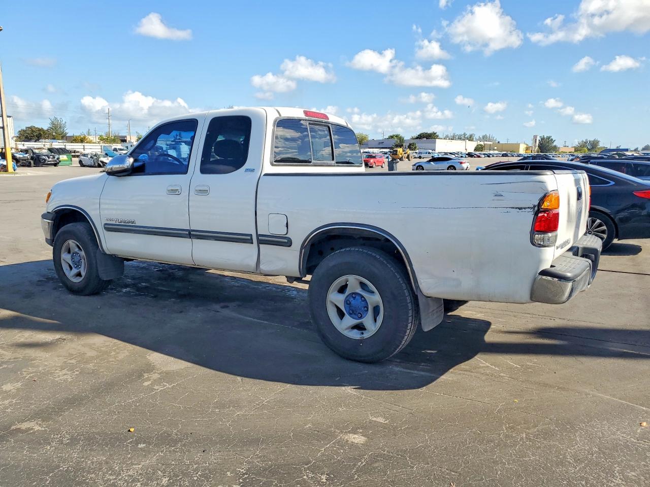 2001 TOYOTA TUNDRA photo 3