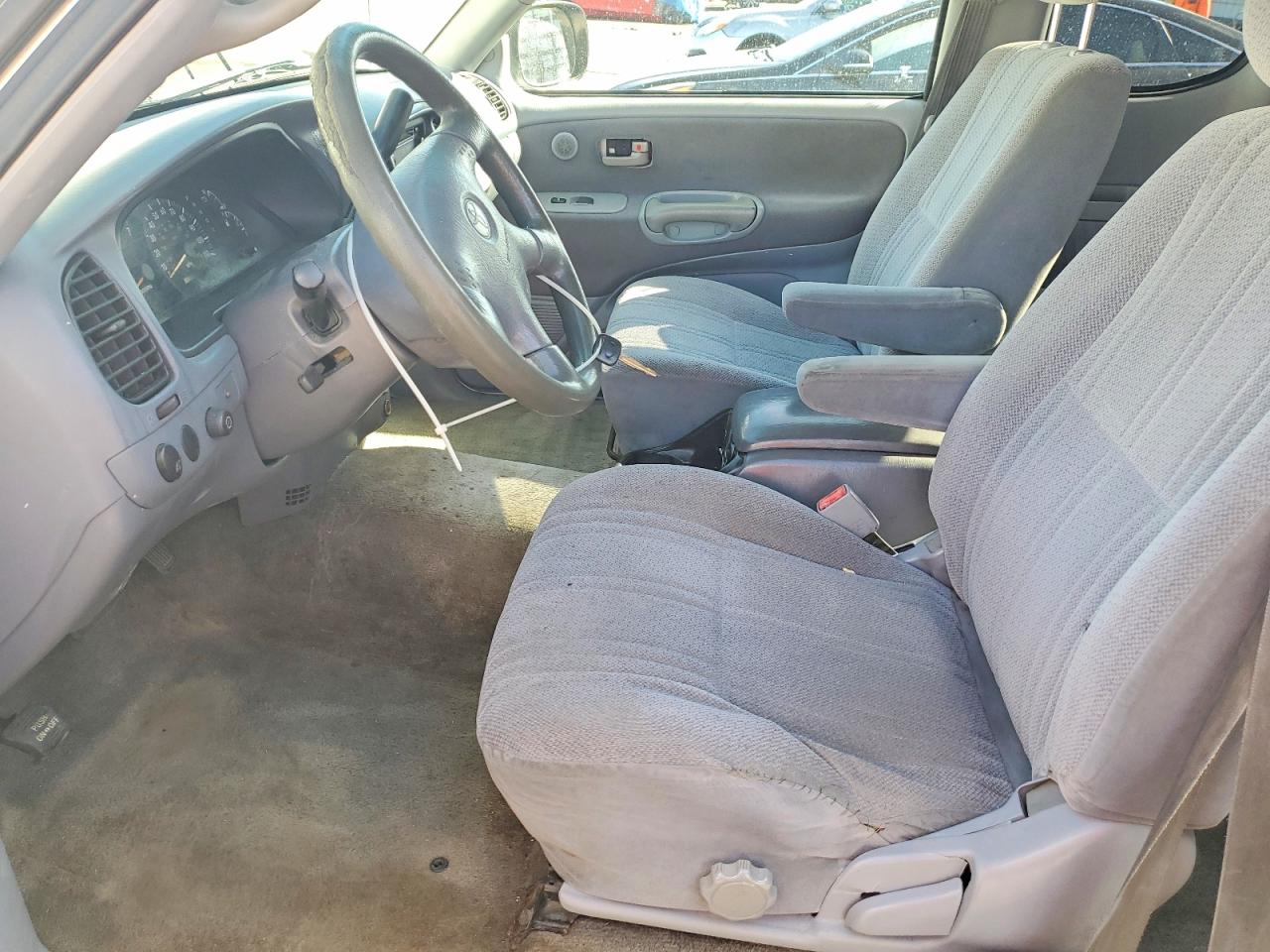 2001 TOYOTA TUNDRA photo 13