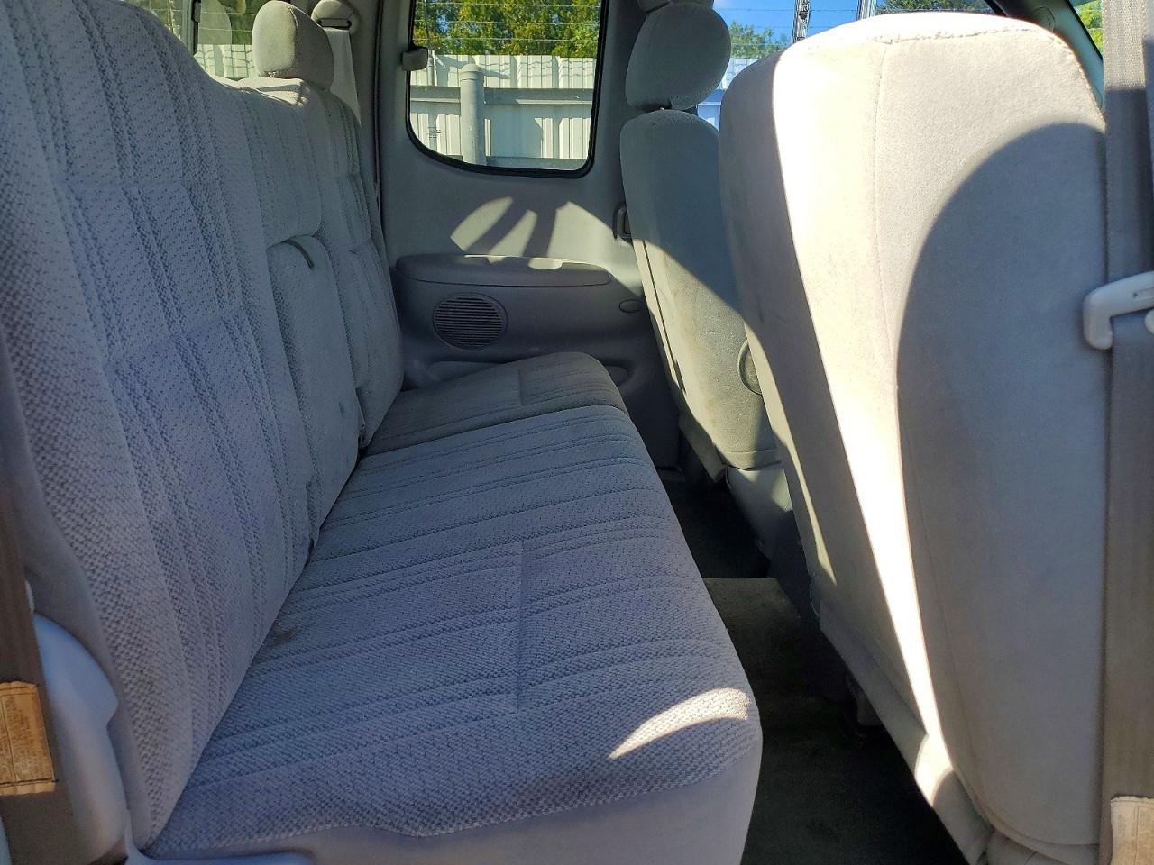 2001 TOYOTA TUNDRA photo 19