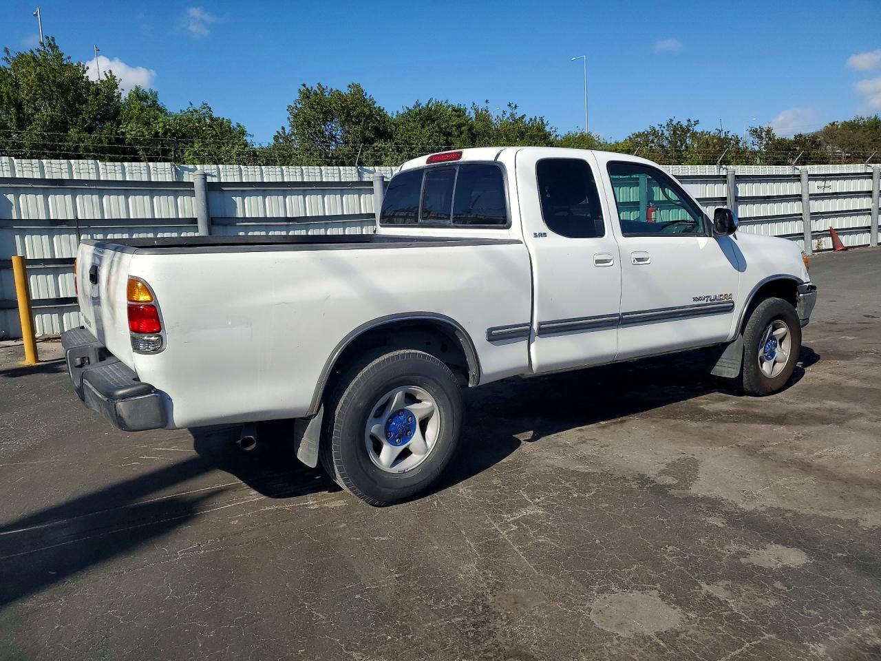 2001 TOYOTA TUNDRA photo 5