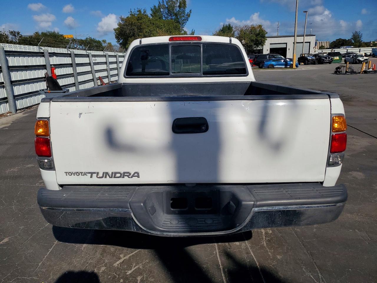 2001 TOYOTA TUNDRA photo 11