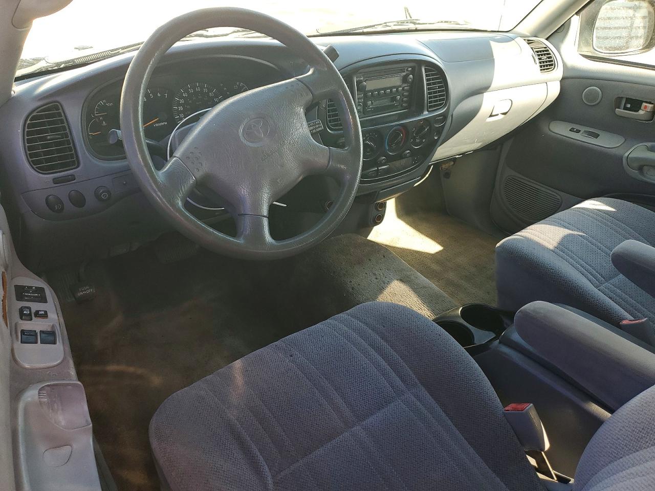 2001 TOYOTA TUNDRA photo 15