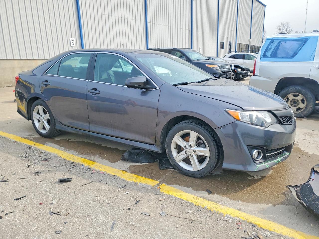 2014 TOYOTA CAMRY SE photo 7