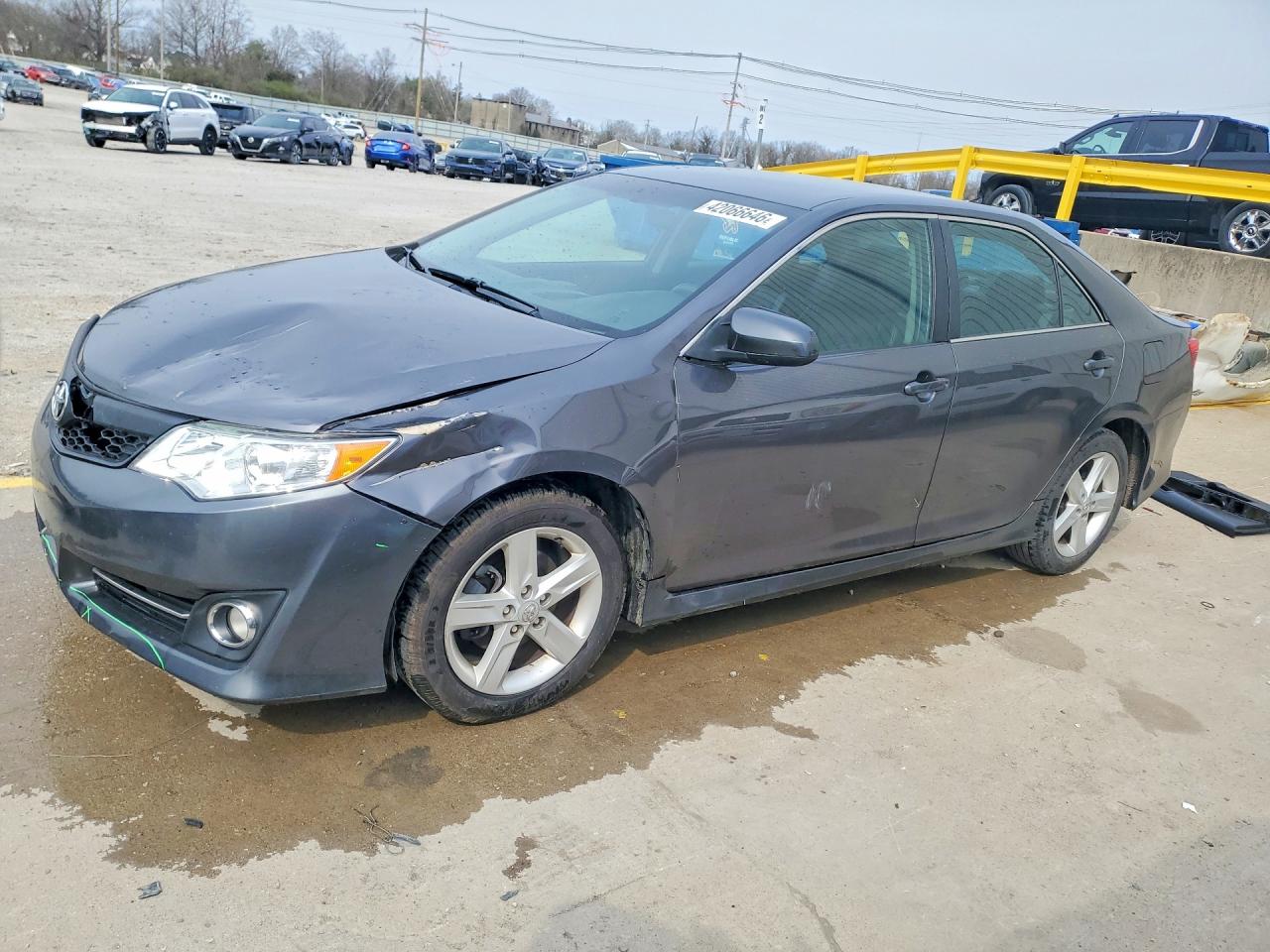 2014 TOYOTA CAMRY