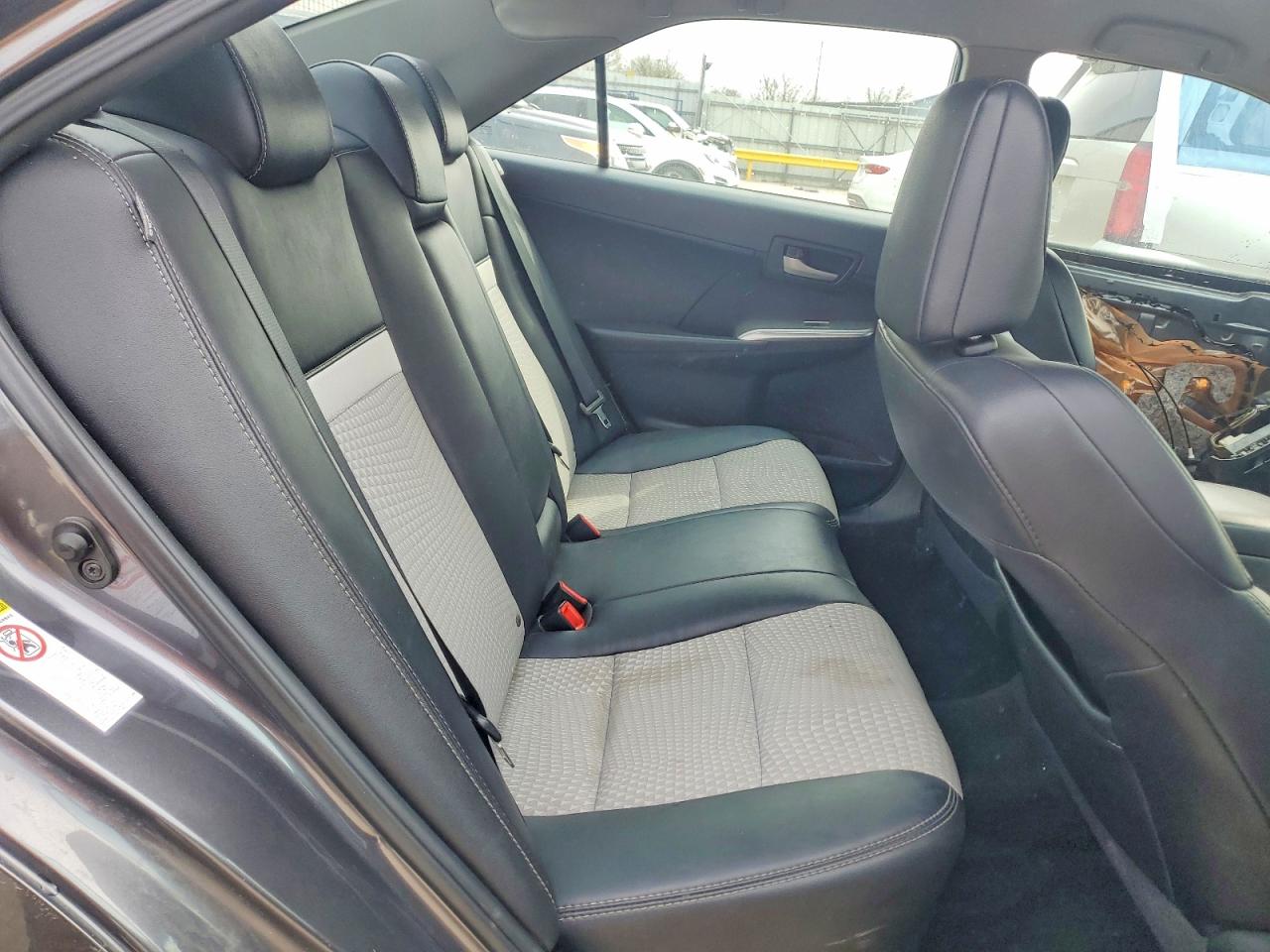 2014 TOYOTA CAMRY SE photo 19