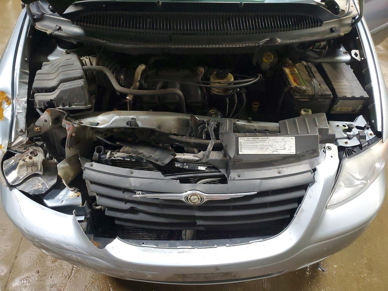 2005 CHRYSLER TOWN & COUNTRY photo 12