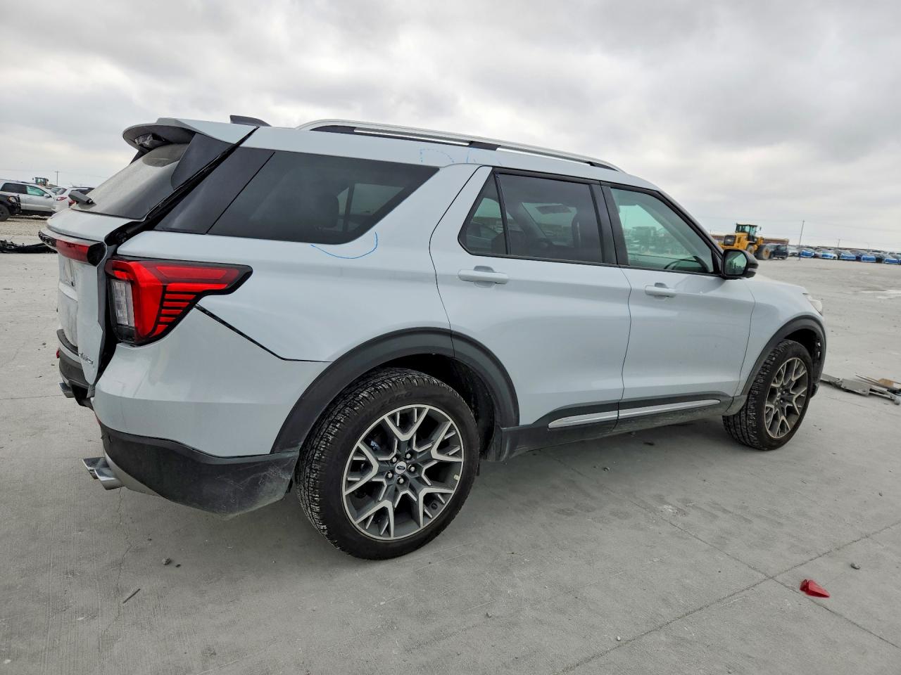2025 FORD EXPLORER PLATINUM photo 7