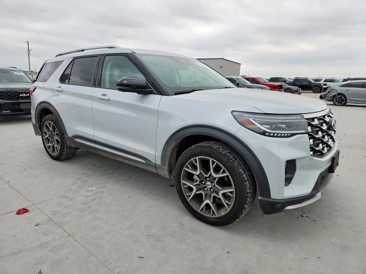 2025 FORD EXPLORER PLATINUM photo 10