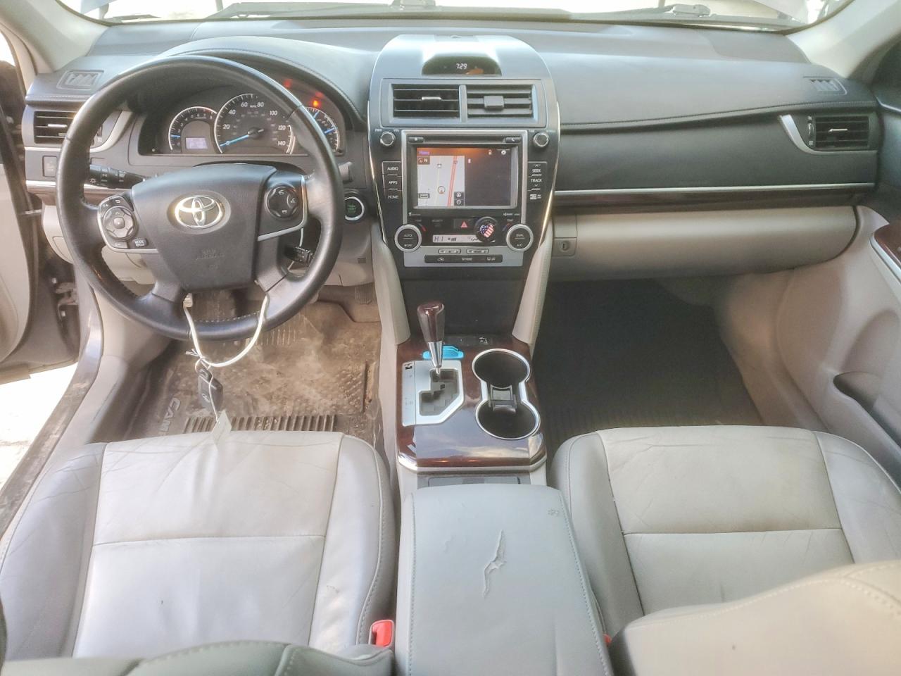 2014 TOYOTA CAMRY XLE V6 photo 8