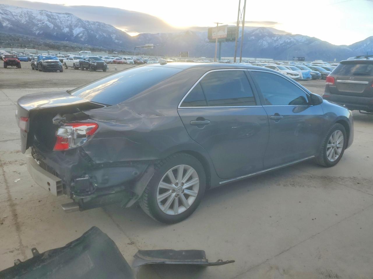 2014 TOYOTA CAMRY XLE V6 photo 3