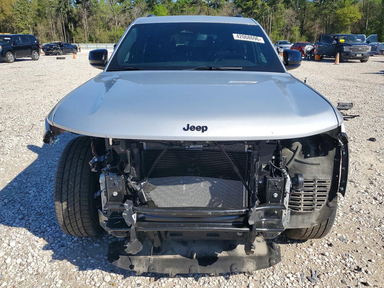 2024 JEEP GRAND CHEROKEE L LAREDO photo 13