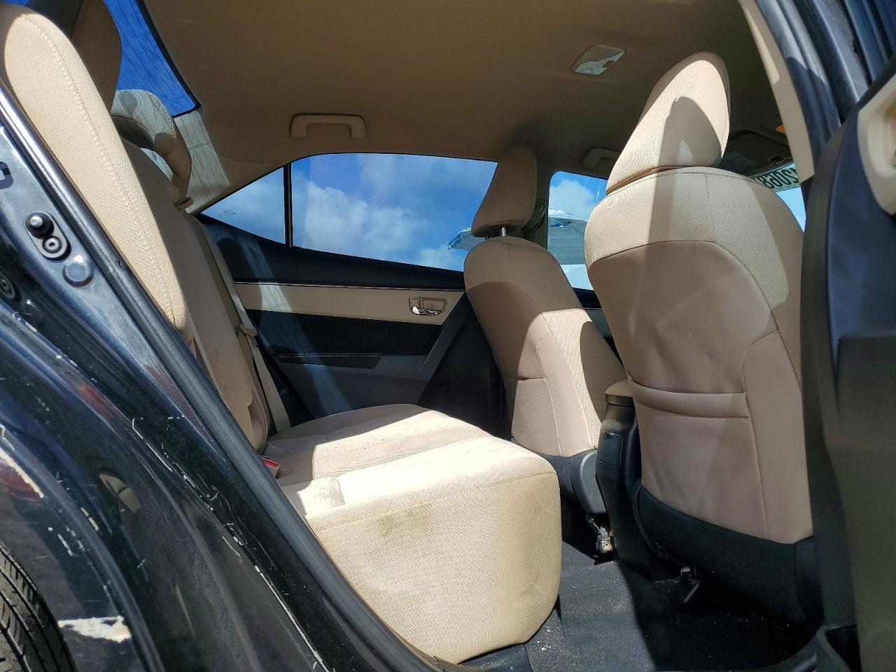 2015 TOYOTA COROLLA LE photo 28