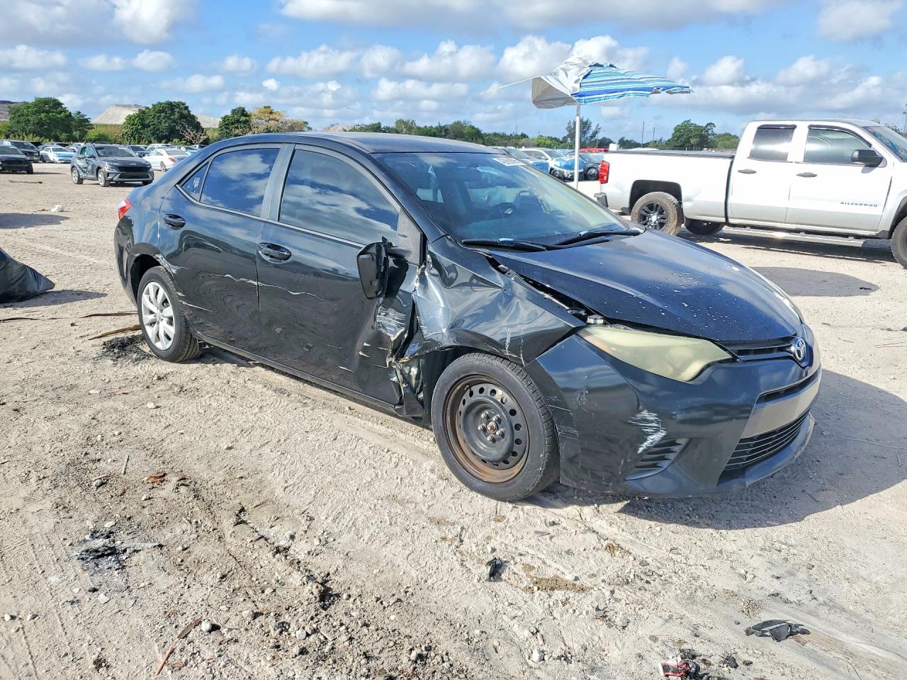 2015 TOYOTA COROLLA LE photo 10