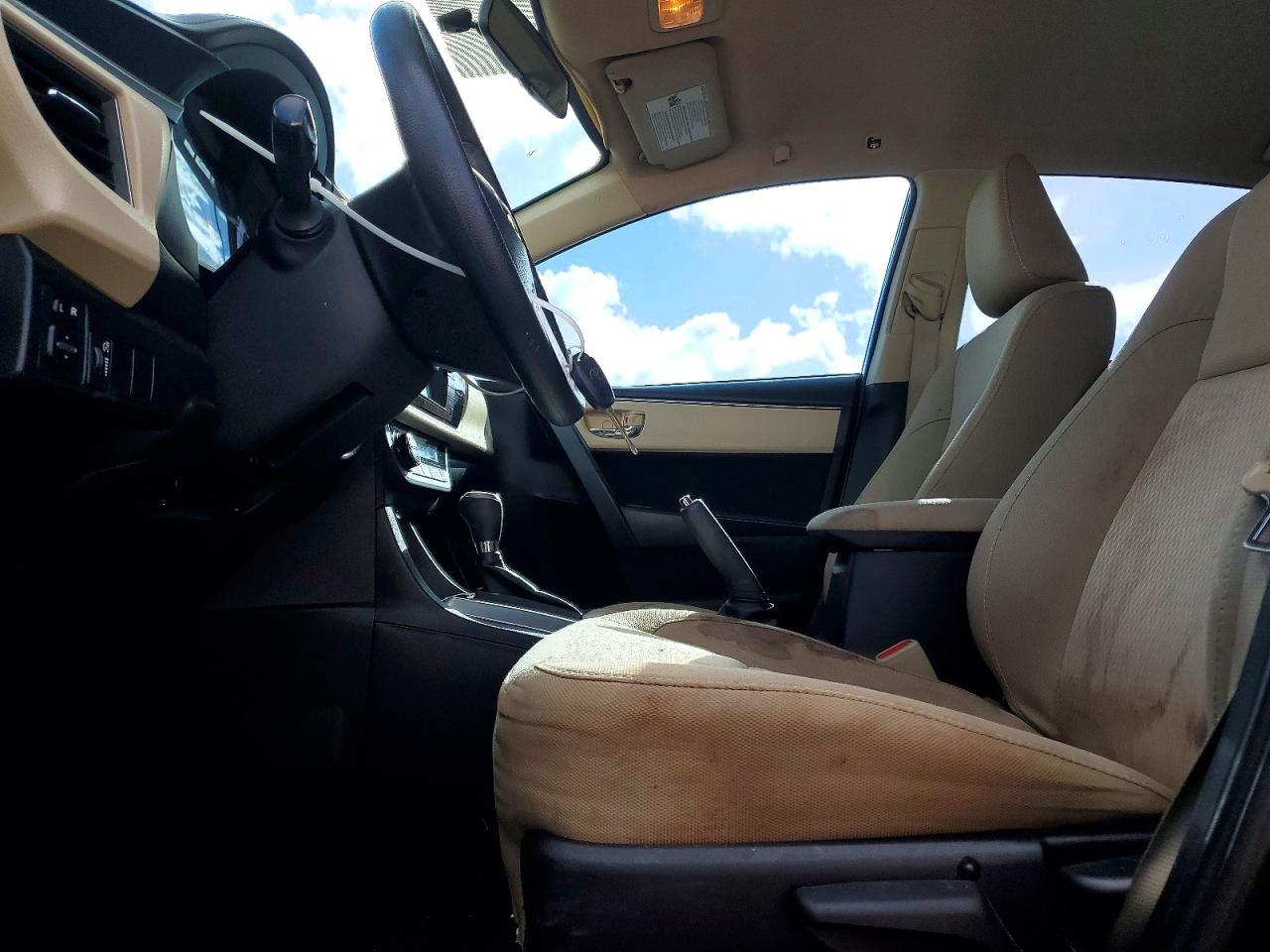 2015 TOYOTA COROLLA LE photo 19