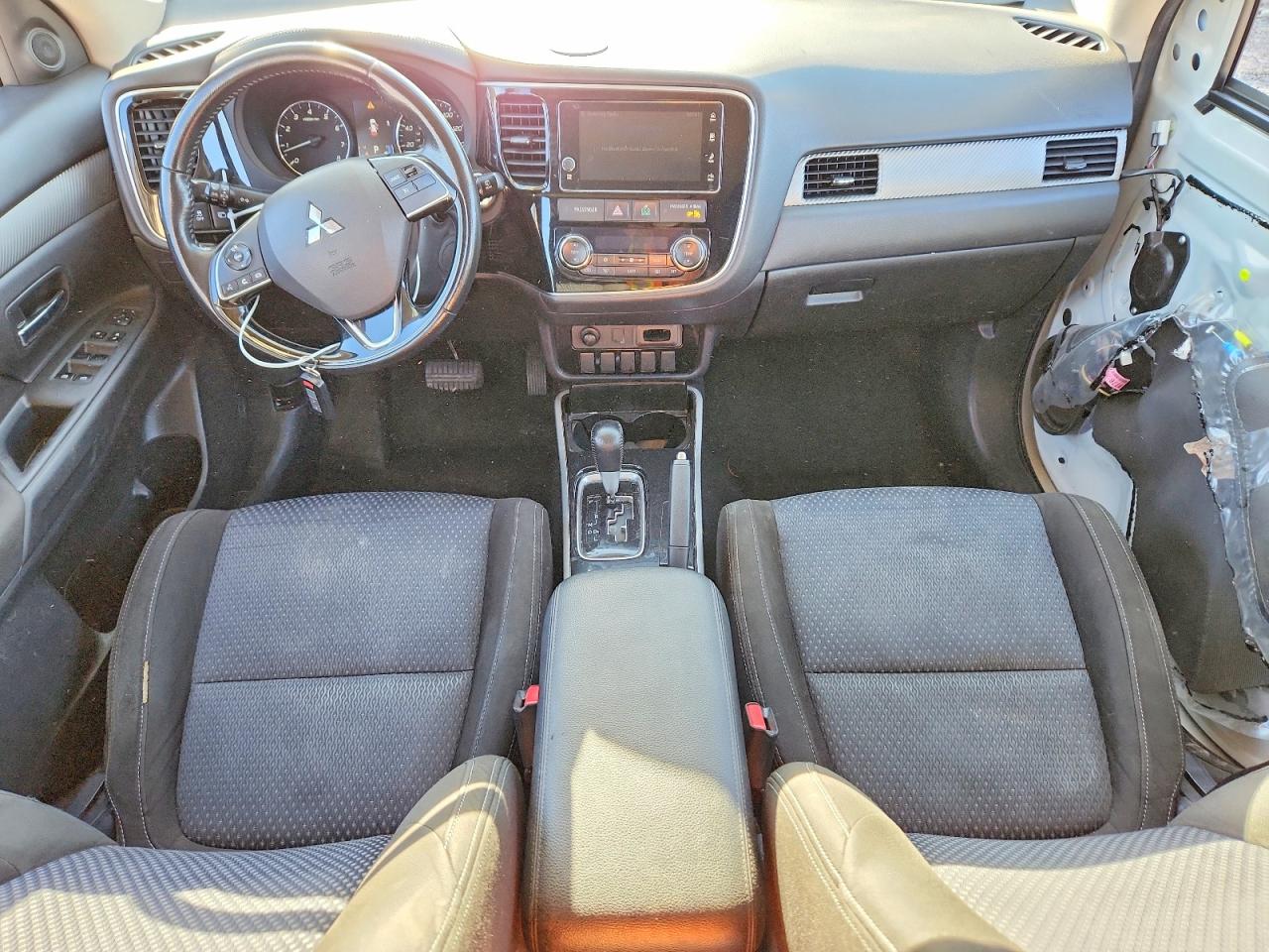 2018 MITSUBISHI OUTLANDER SE photo 8