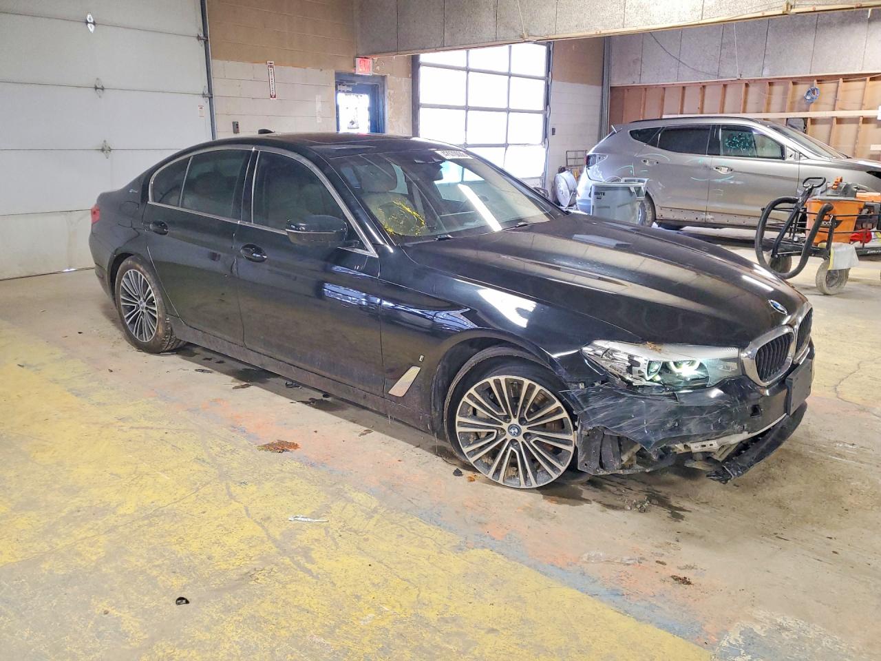 2019 BMW 530E photo 4