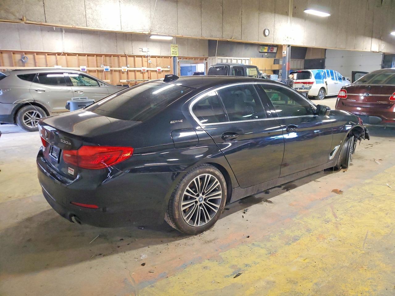 2019 BMW 530E photo 3