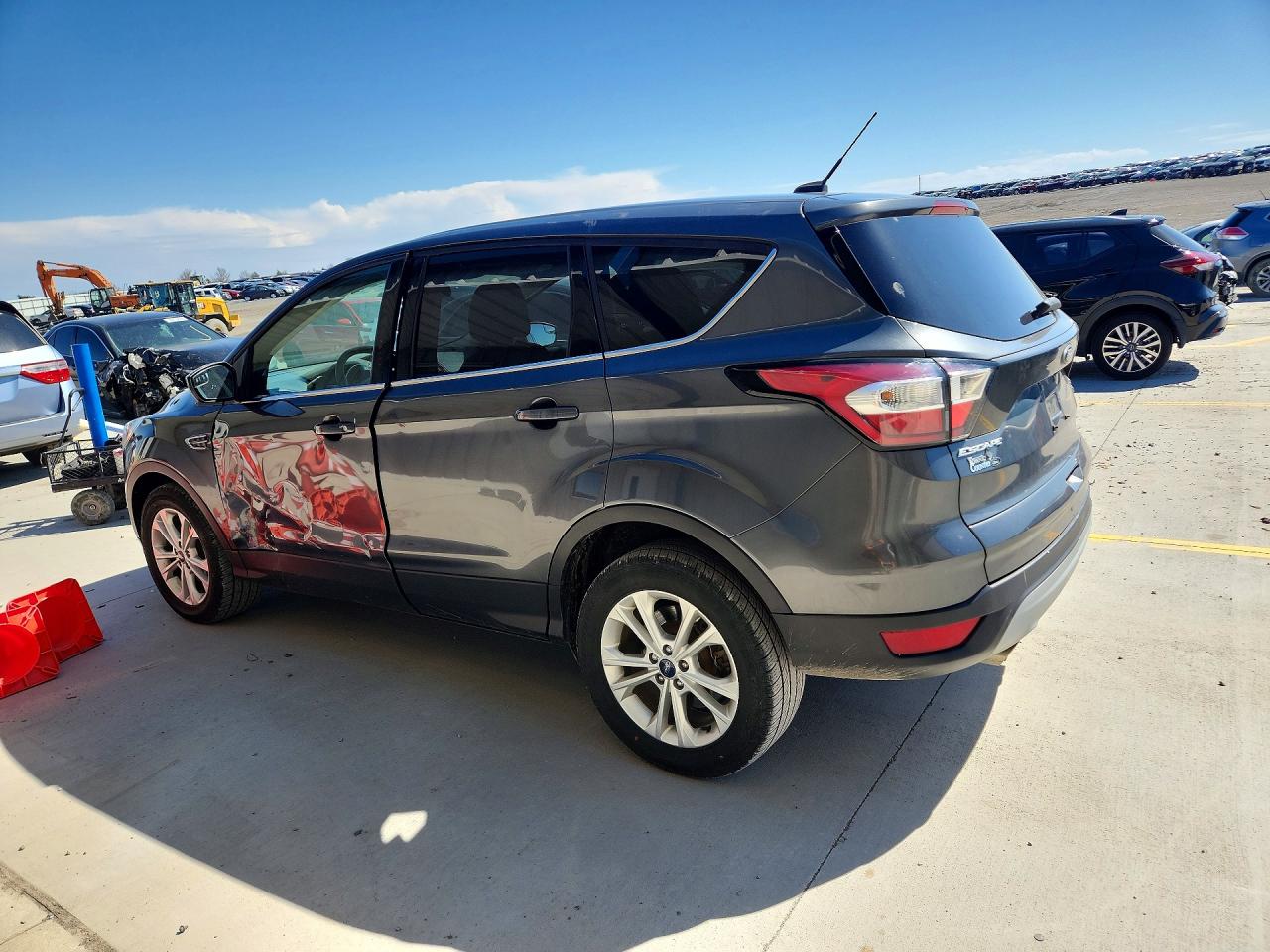 2017 FORD ESCAPE SE photo 3