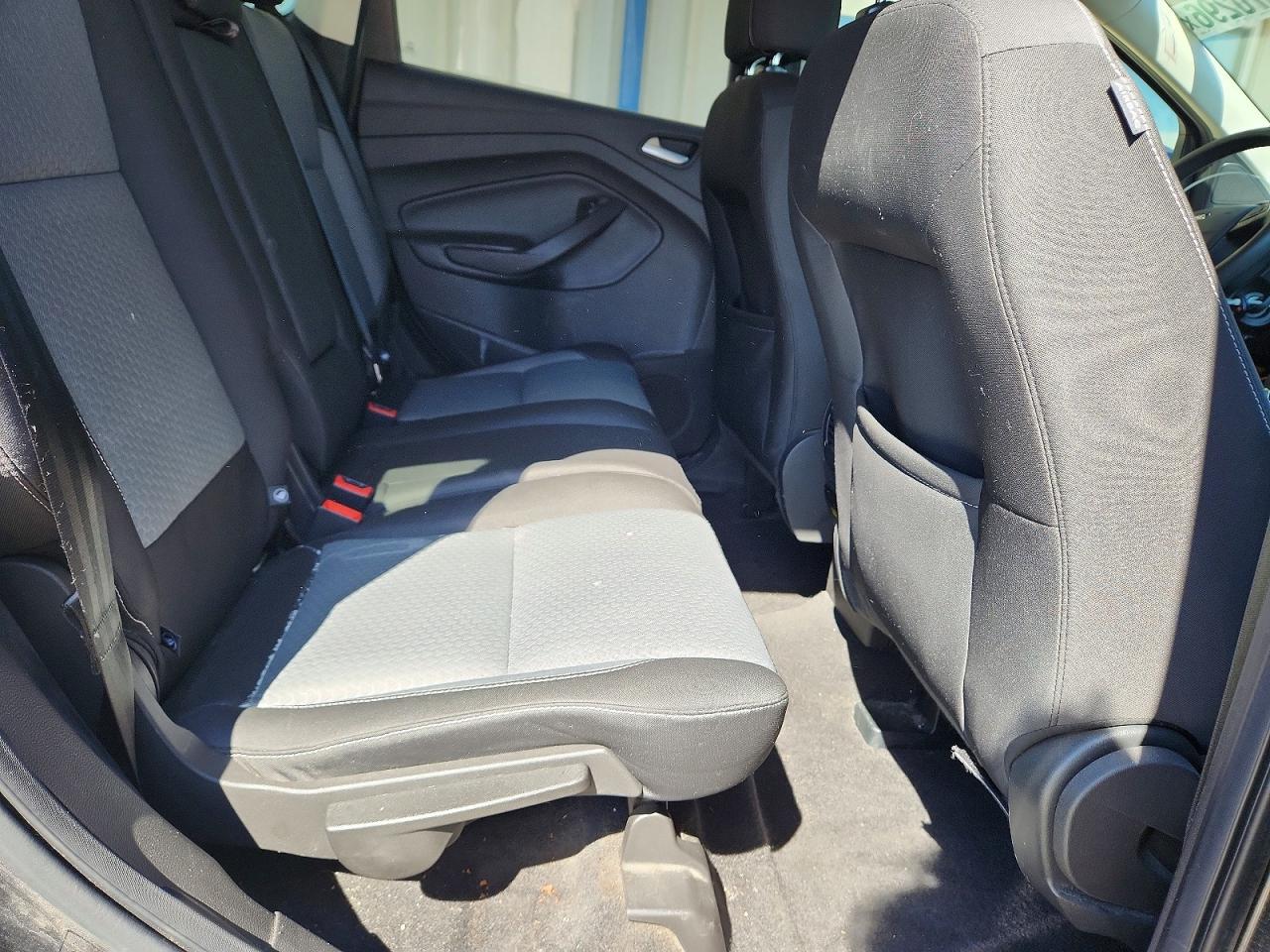 2017 FORD ESCAPE SE photo 21