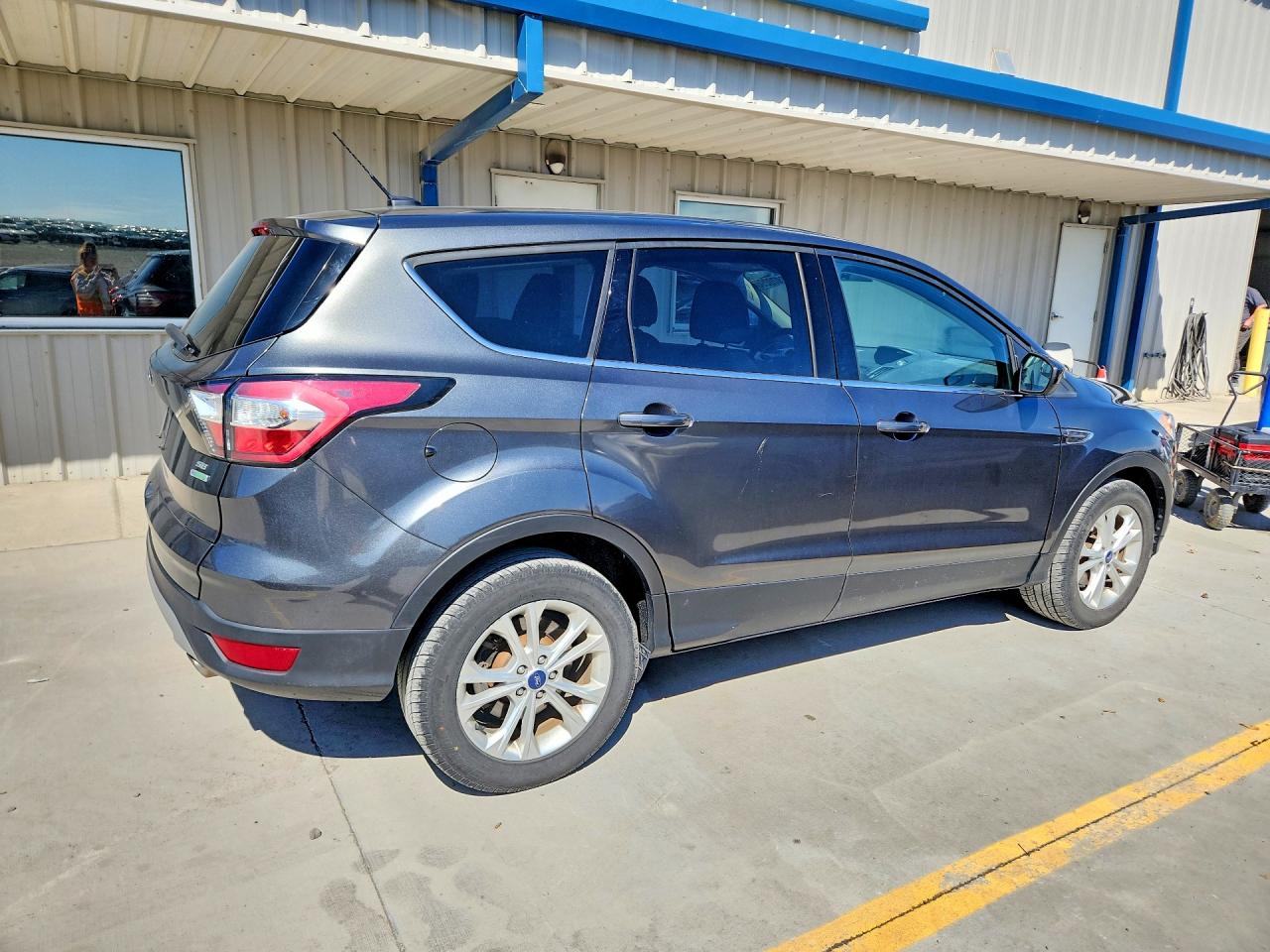 2017 FORD ESCAPE SE photo 5