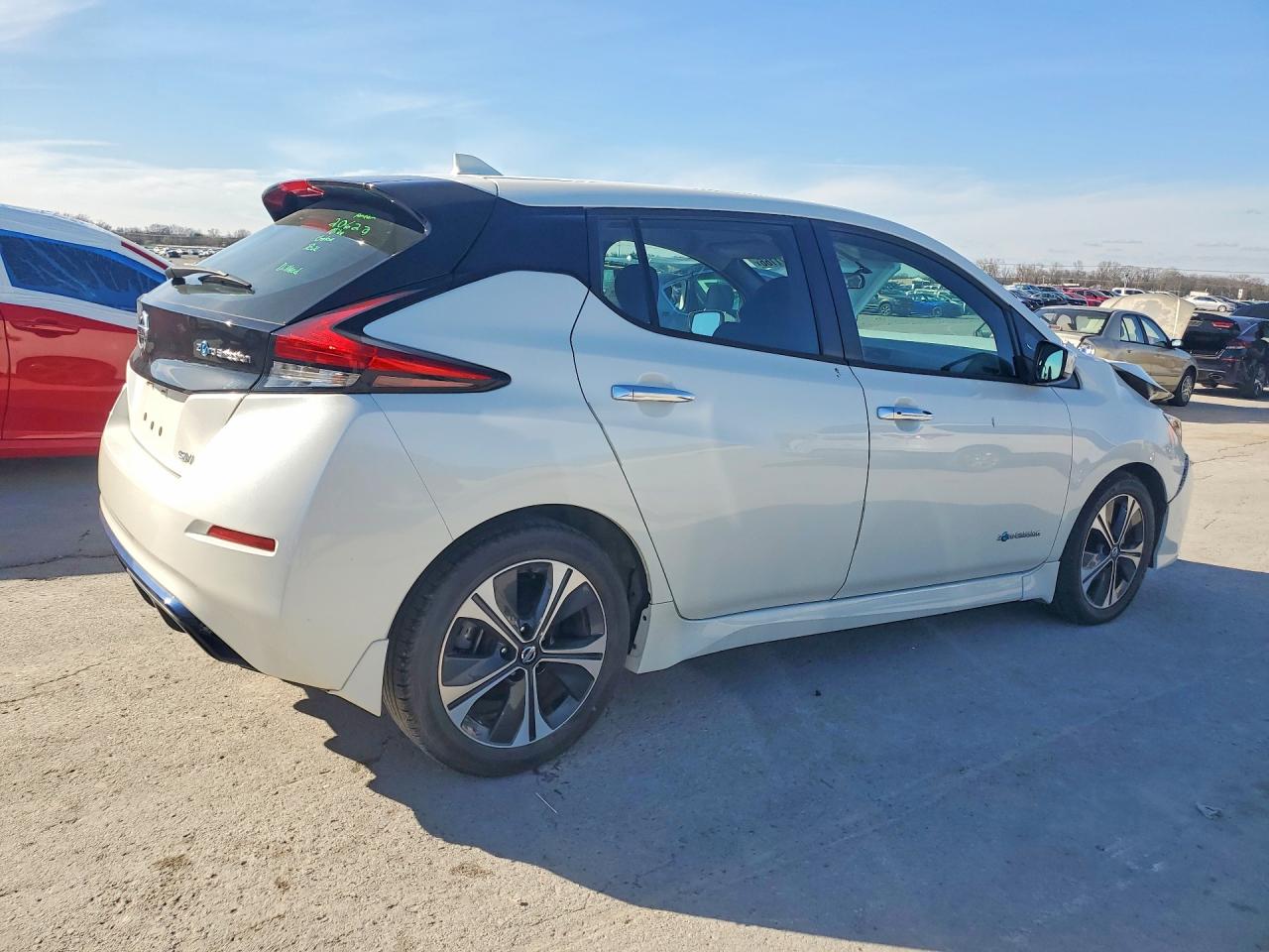 2019 NISSAN LEAF SV photo 3