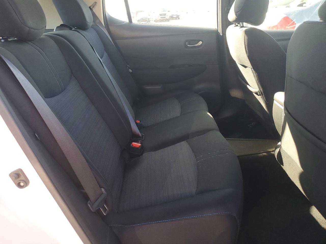2019 NISSAN LEAF SV photo 10