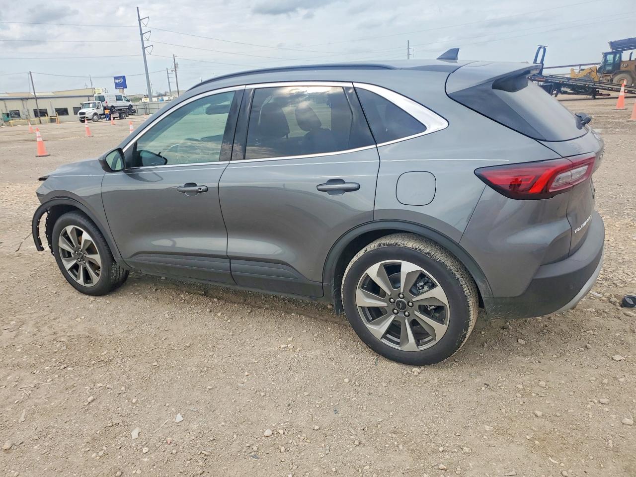 2025 FORD ESCAPE PLATINUM photo 3