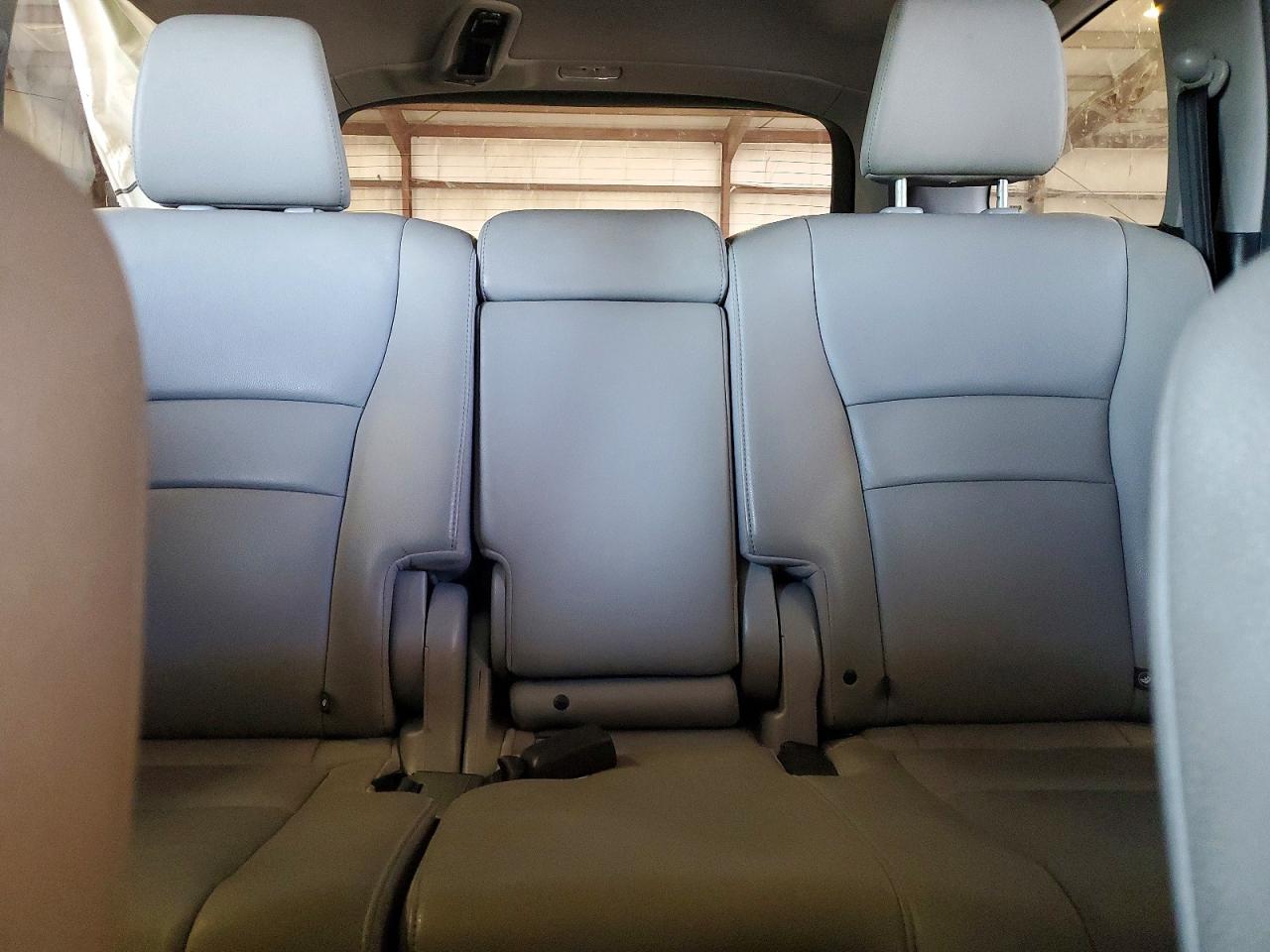 2016 HONDA PILOT EXL photo 10