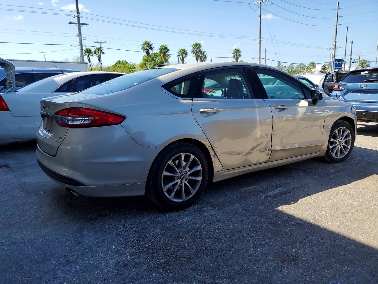 2017 FORD FUSION SE photo 3