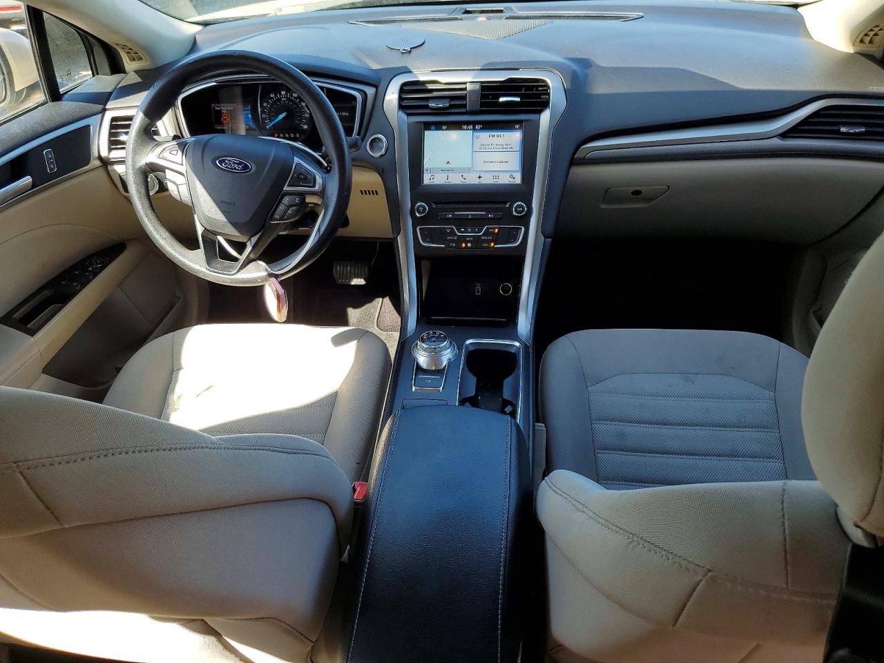 2017 FORD FUSION SE photo 8