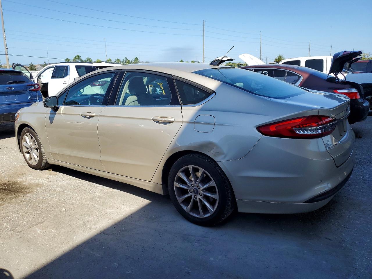 2017 FORD FUSION SE photo 2