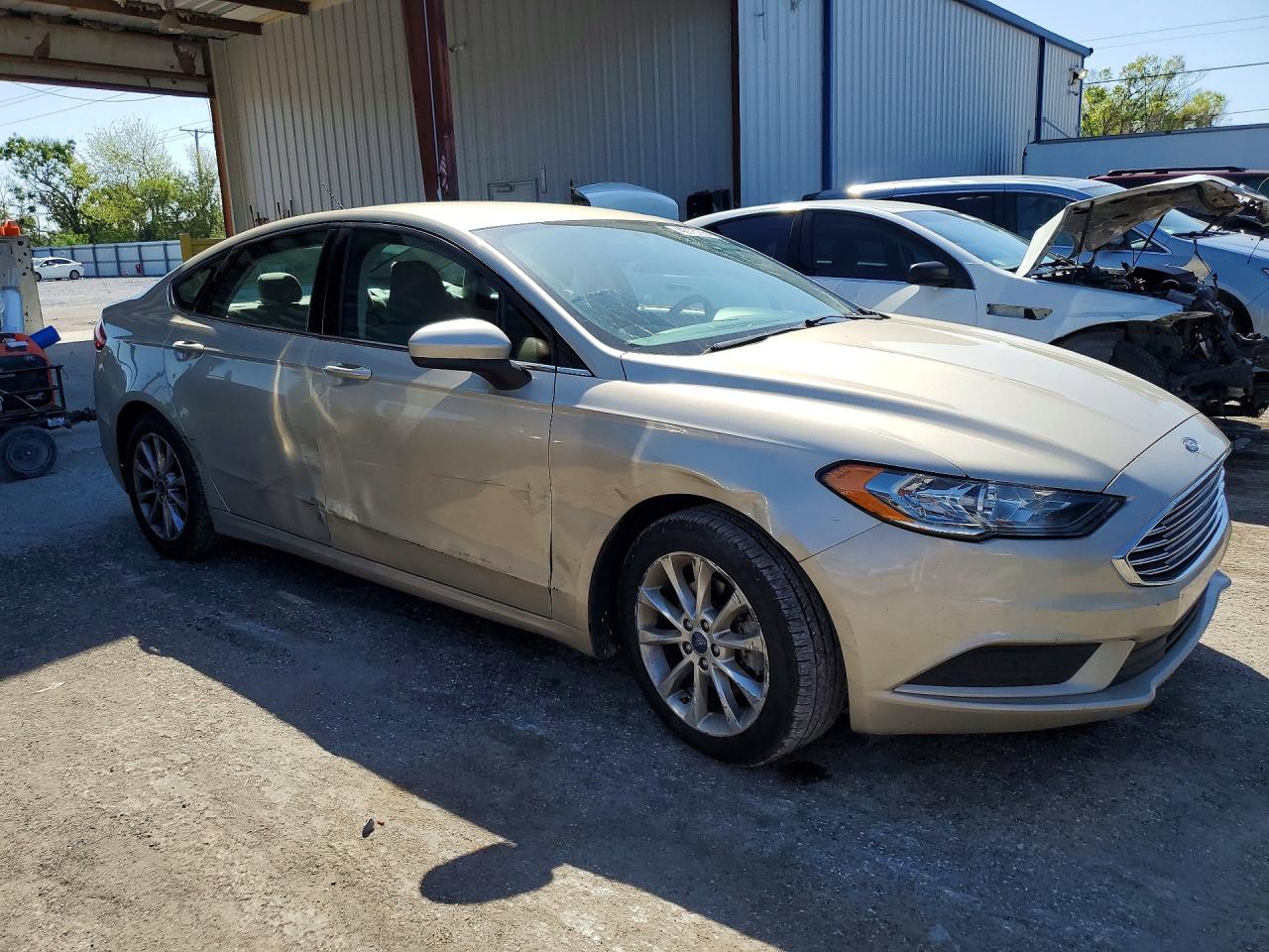 2017 FORD FUSION SE photo 4