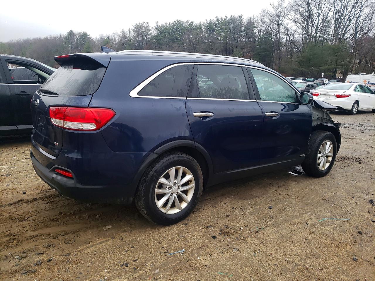 2017 KIA SORENTO LX photo 3